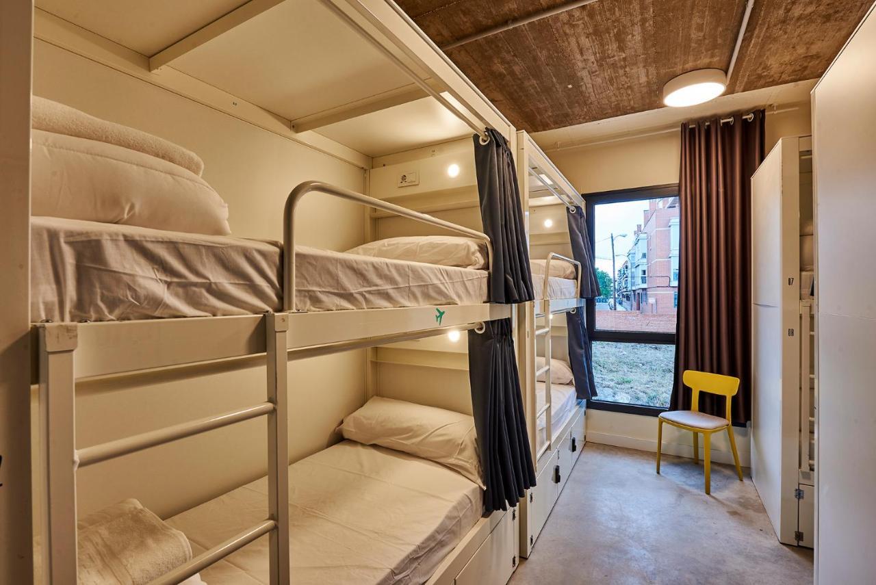 Hostelfly Madrid Extérieur photo