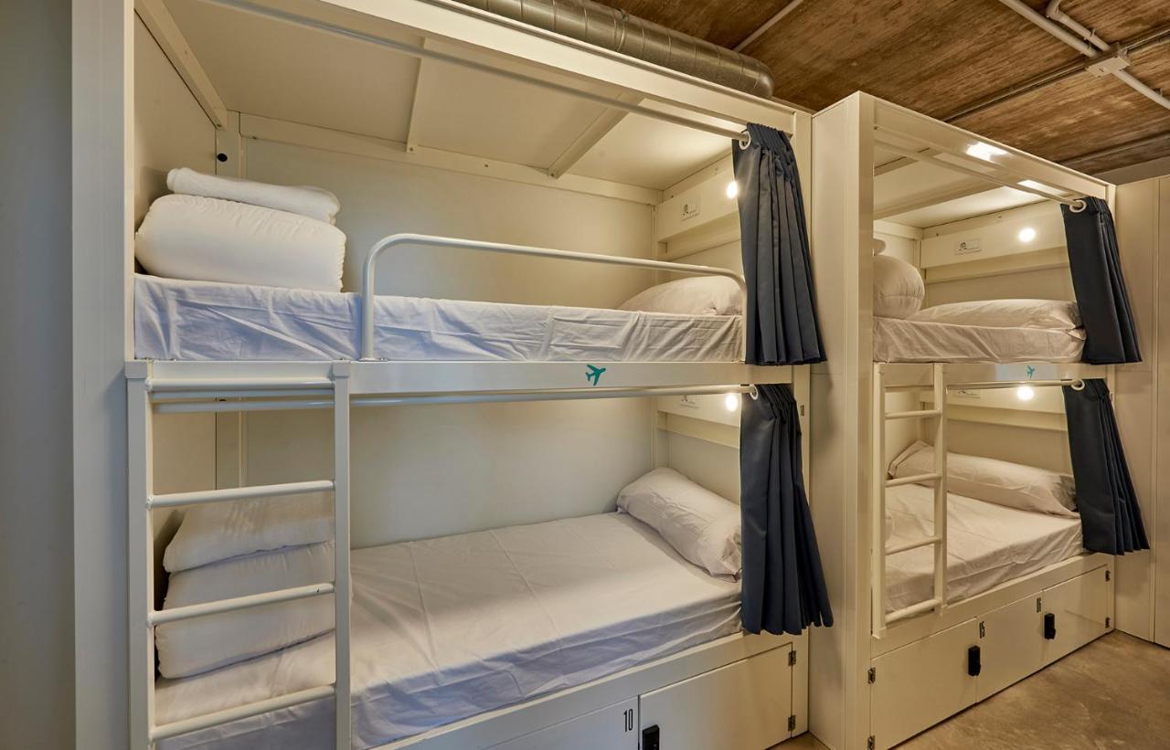 Hostelfly Madrid Extérieur photo