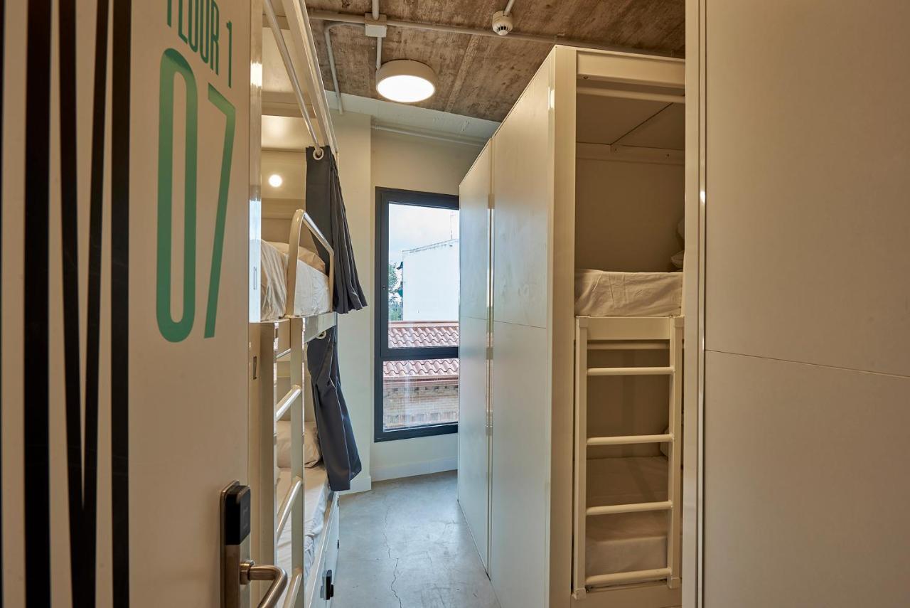 Hostelfly Madrid Extérieur photo